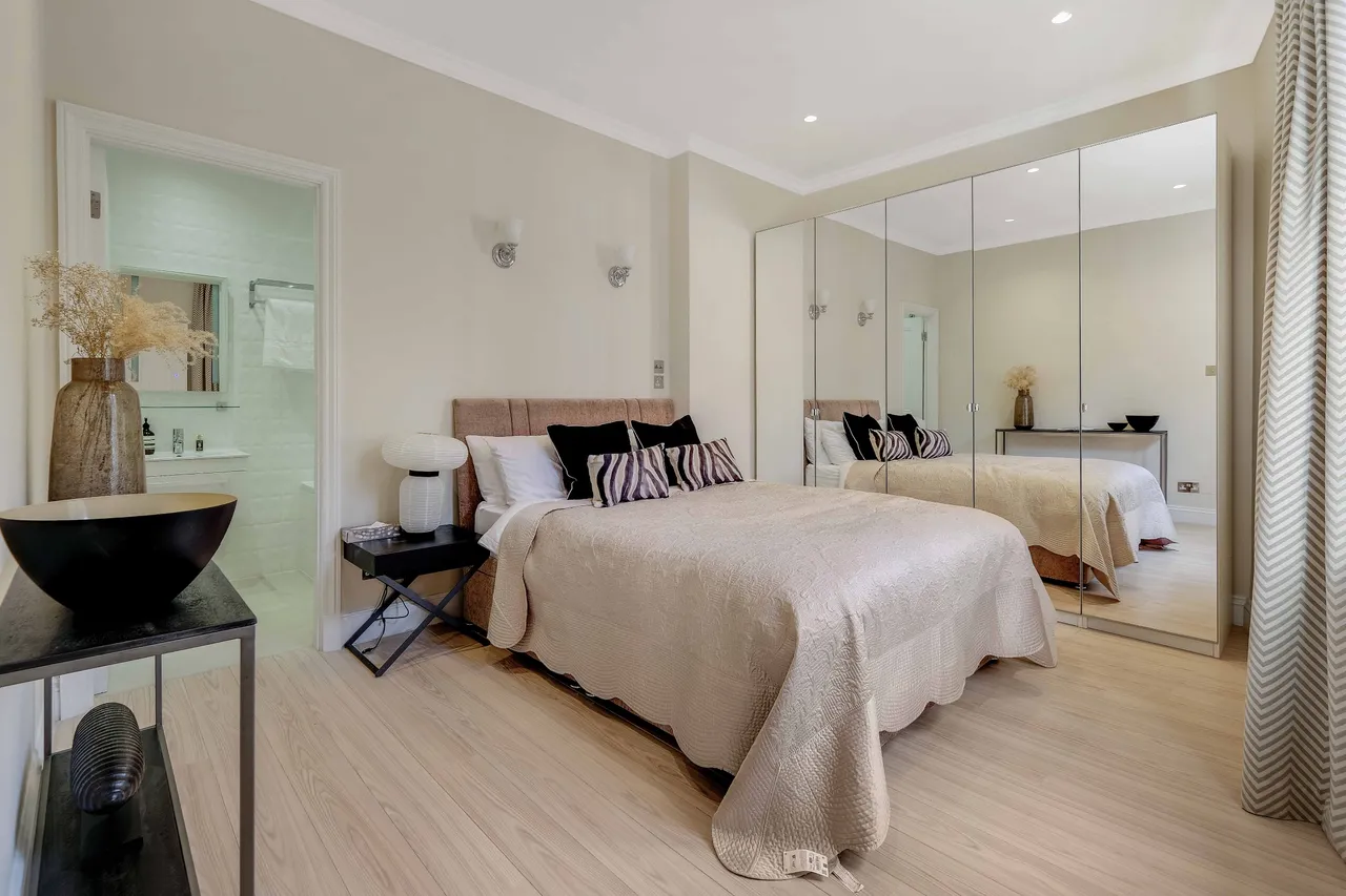 Wellington Court, SW1X, photo 14
