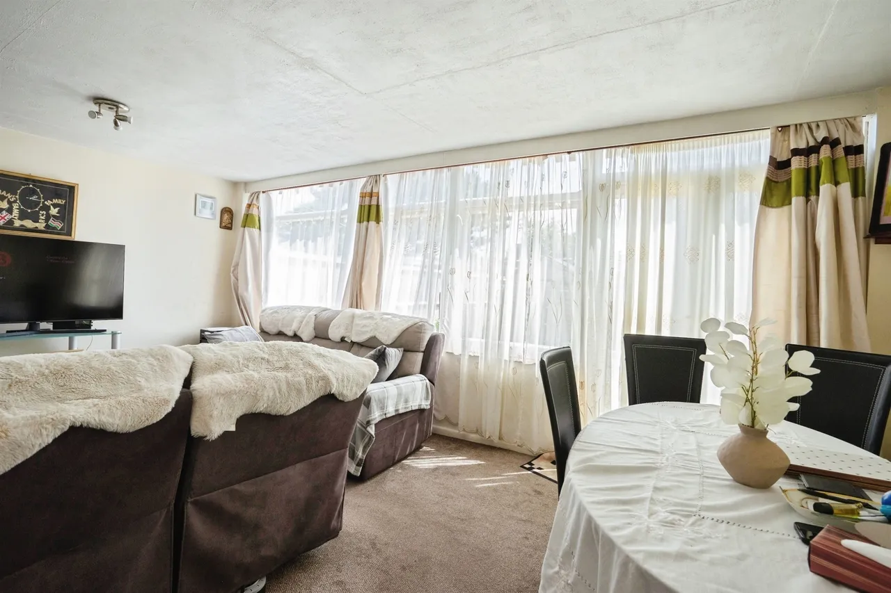 Meadow Road, Worthing, photo 4