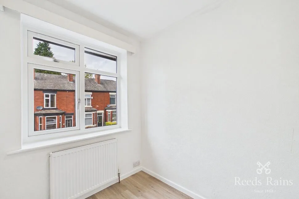 Lodge Lane, Hyde, SK14, photo 12