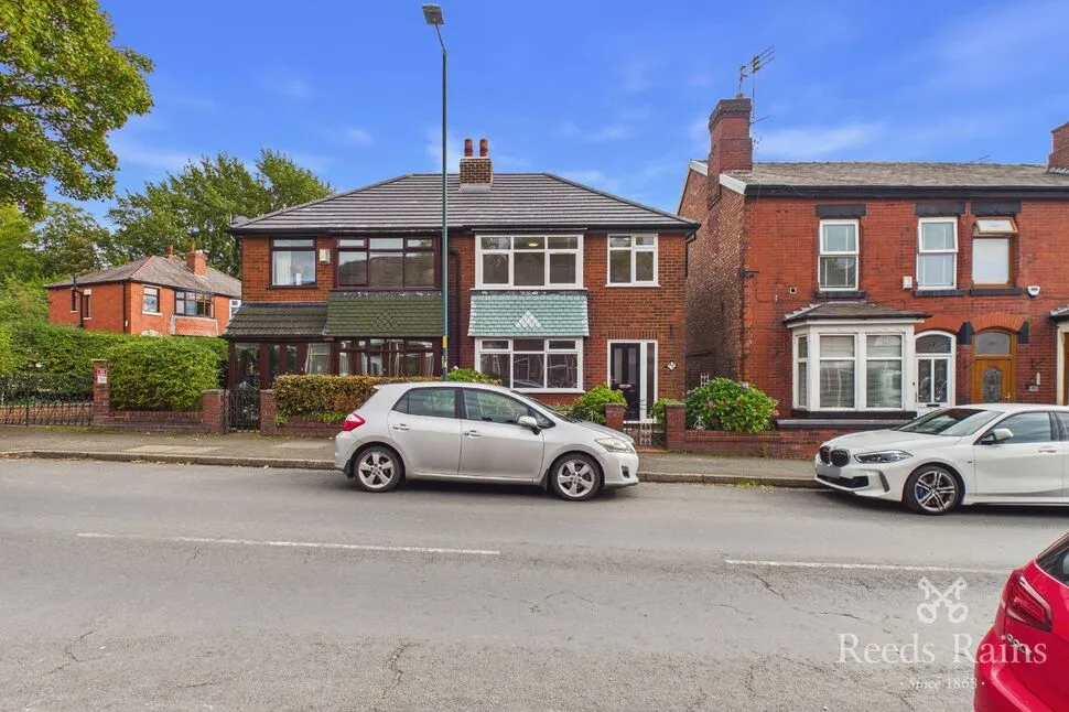 3 bed house to rent, Lodge Lane, Hyde, SK14