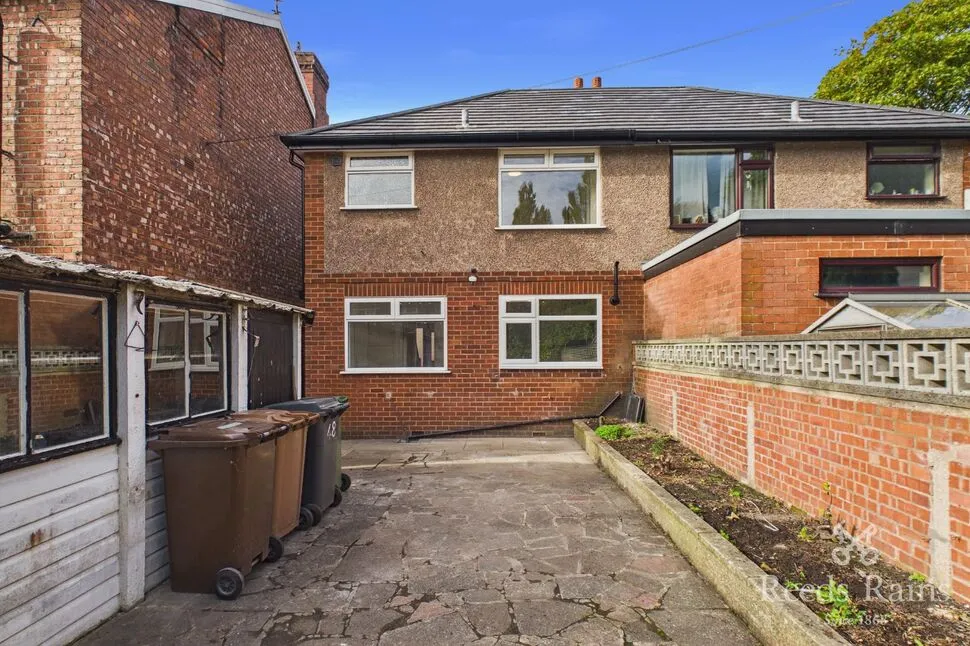 Lodge Lane, Hyde, SK14, photo 15