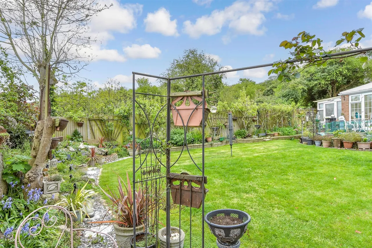 Hillside Road, Minster-On-Sea, ME12, photo 12