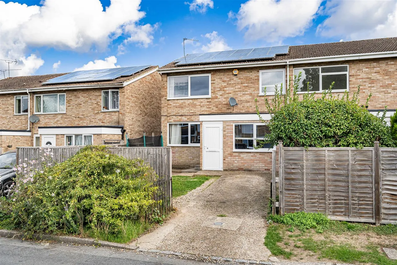 3 bed house for sale, Kingsway, Caversham, RG4
