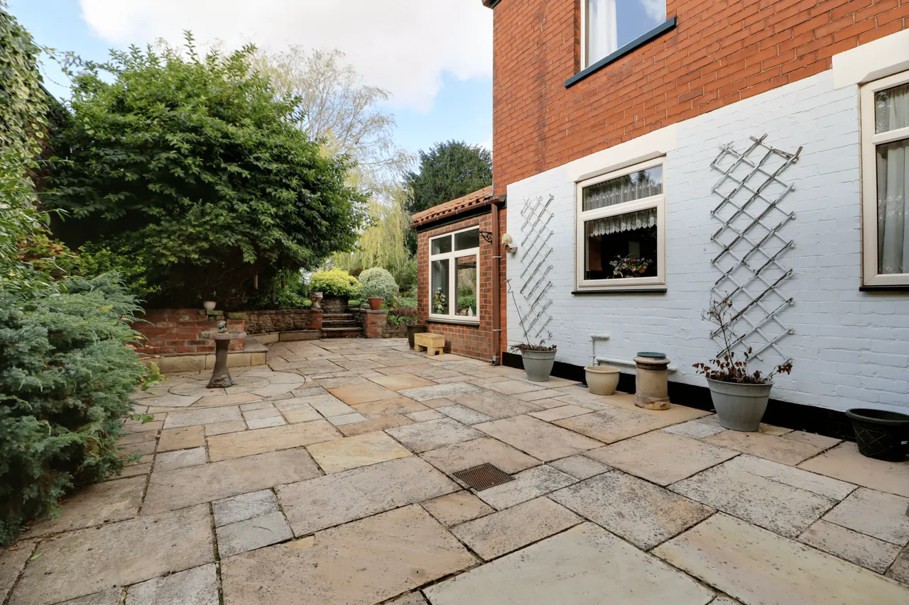 High Street, Burton-Upon-Stather, DN15, photo 24