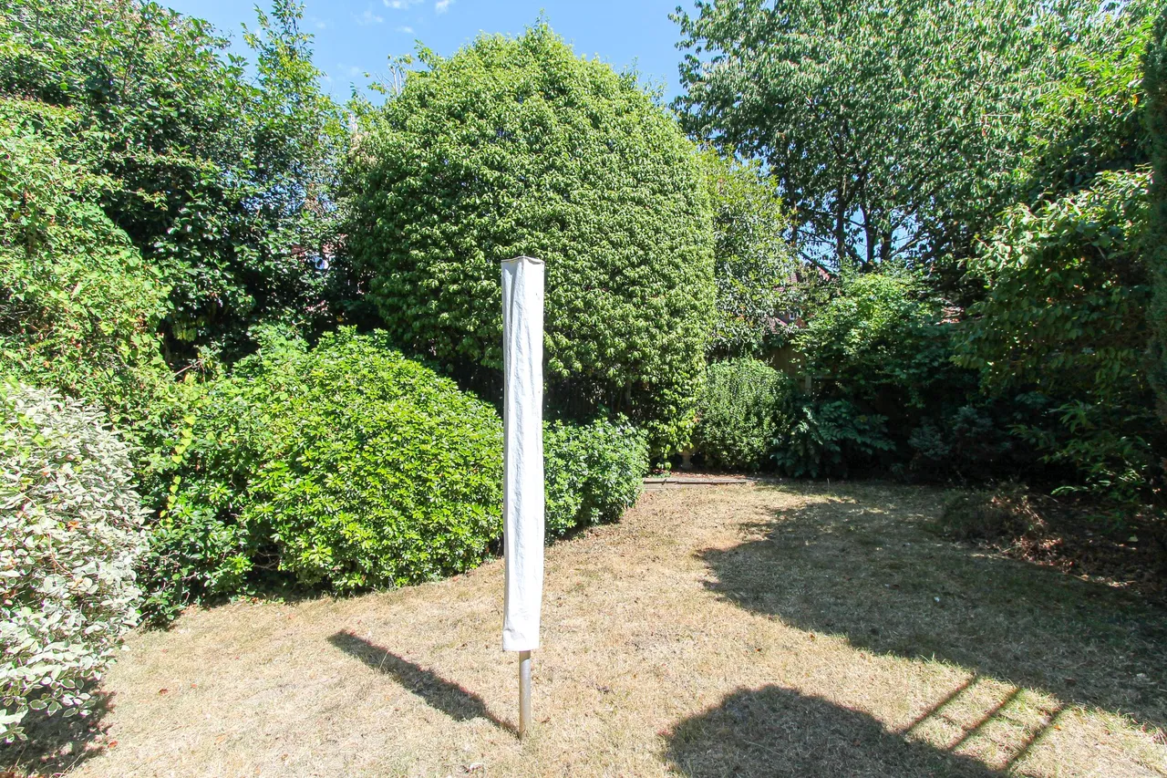 Cavendish Gardens, Church Crookham, Fleet, GU52 6PD, photo 2