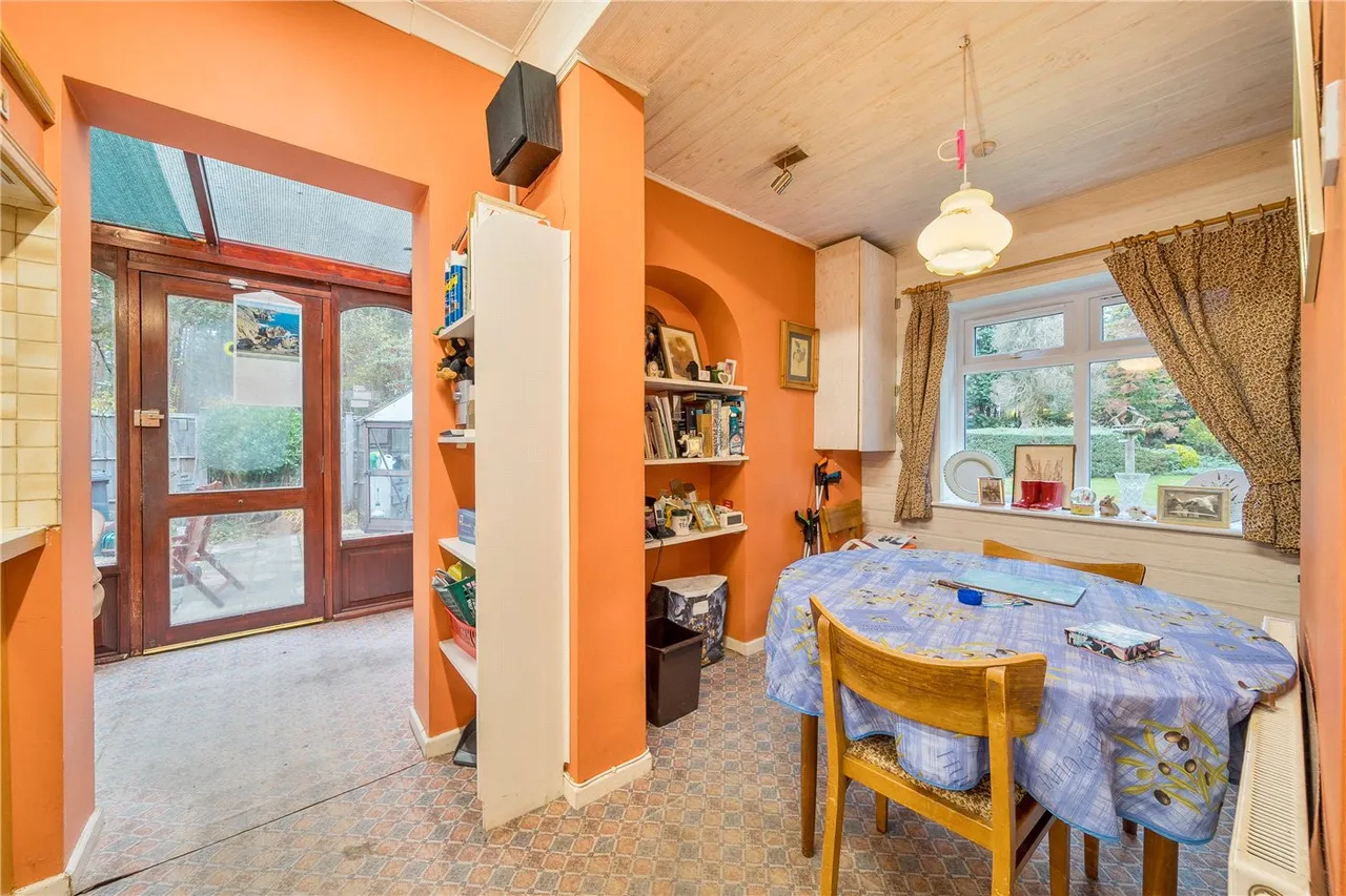 Sandy Lane, Rushmoor, Farnham, Surrey, GU10, photo 12