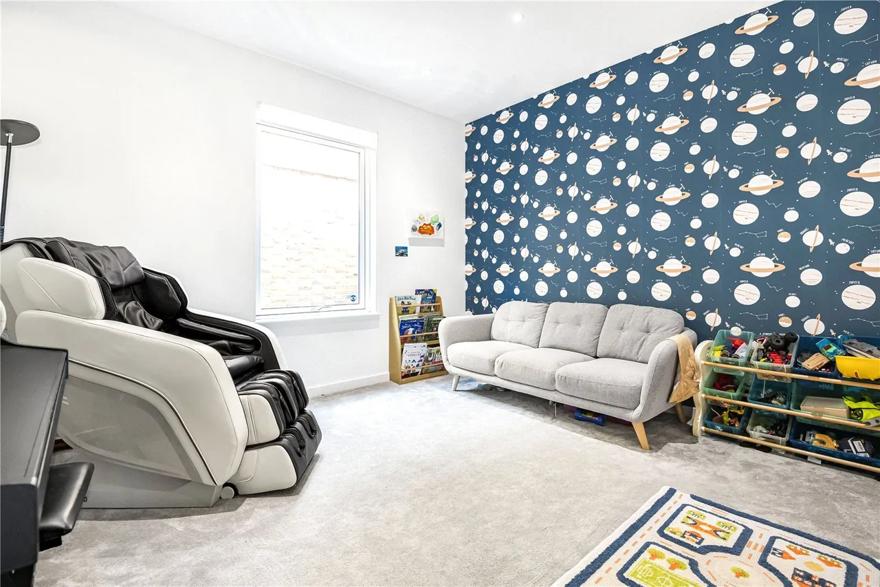 Daffodil Crescent, Barnet, Hertfordshire, EN4 0EB, photo 9