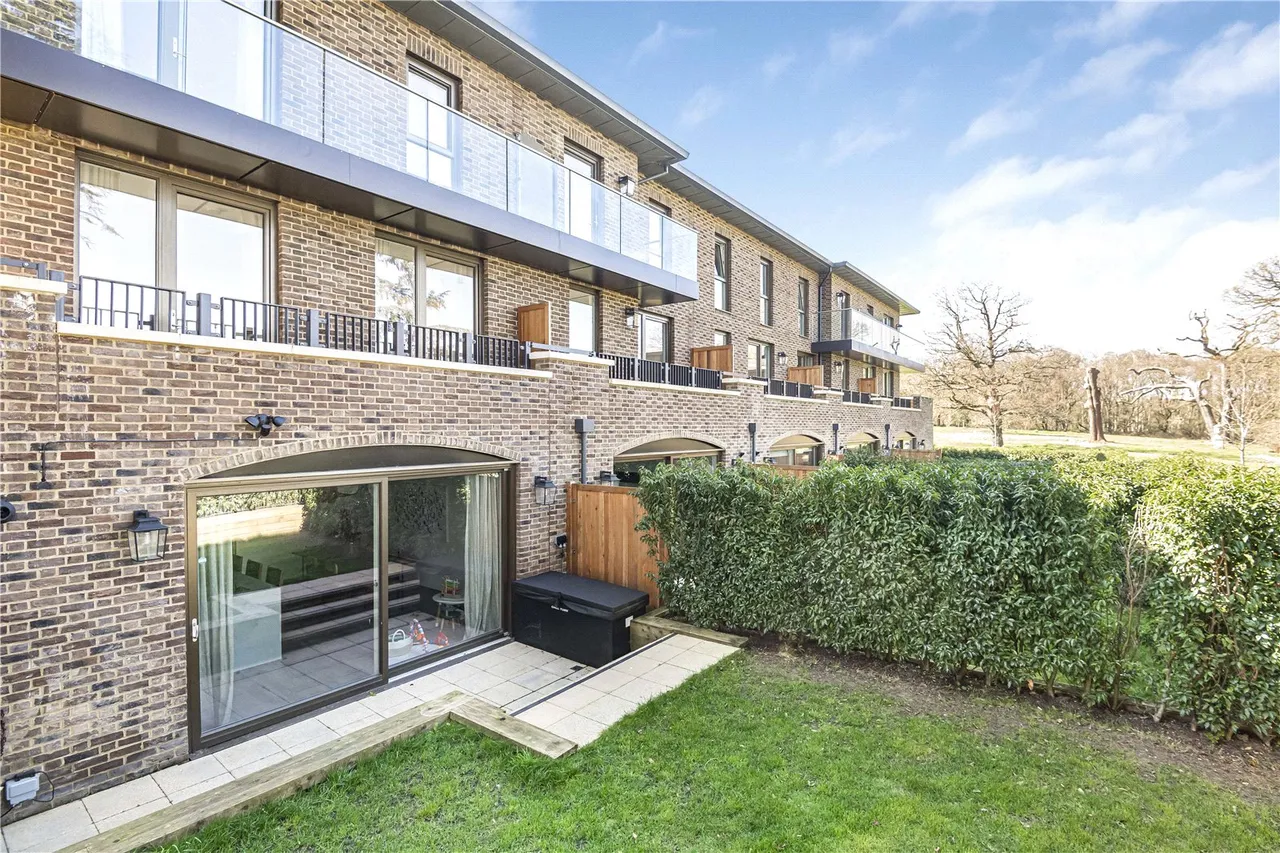 Daffodil Crescent, Barnet, Hertfordshire, EN4 0EB, photo 6