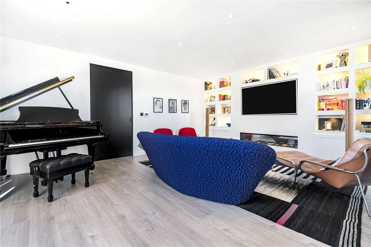 Daffodil Crescent, Barnet, Hertfordshire, EN4 0EB, photo 12