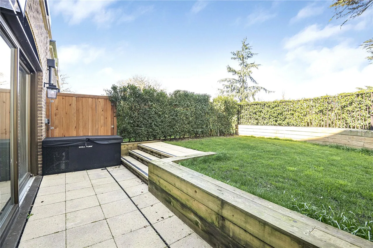 Daffodil Crescent, Barnet, Hertfordshire, EN4 0EB, photo 5