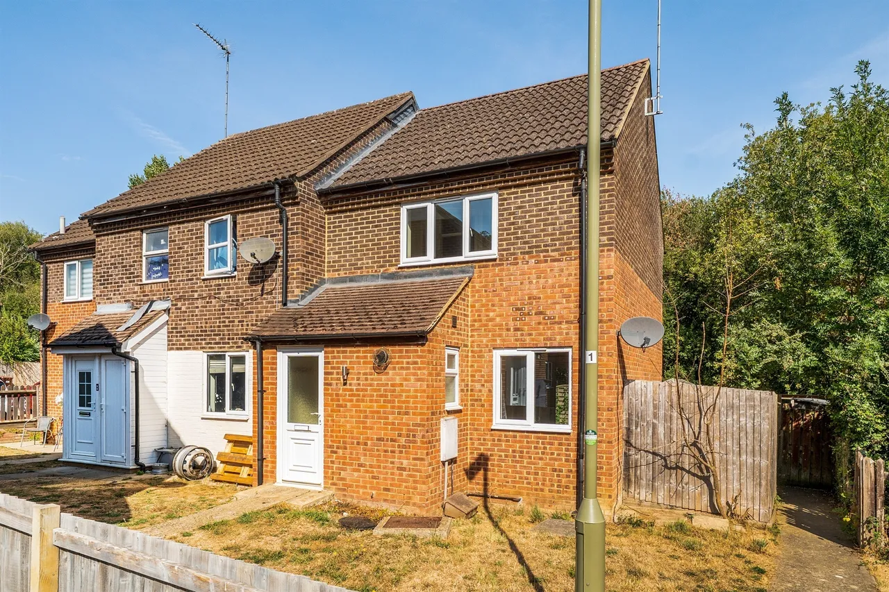 2 bed house for sale — Japonica Walk, Banbury