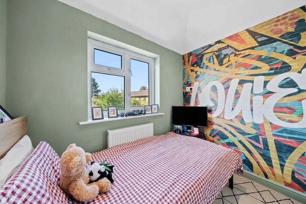 First Avenue, Walton-On-Thames KT12 2HL, photo 7