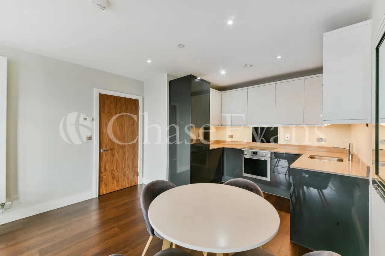 Merrick Road, Southall, UB2, photo 4