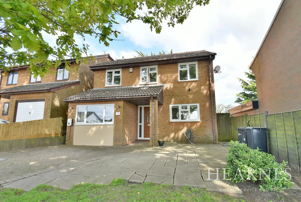 5 bed house for sale, Coppice Avenue, BH22