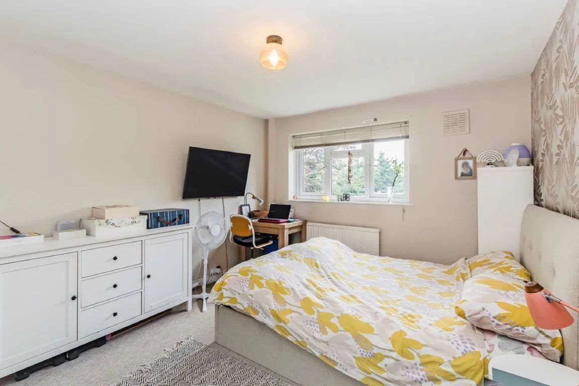 Thornbury Road, TW7, photo 4