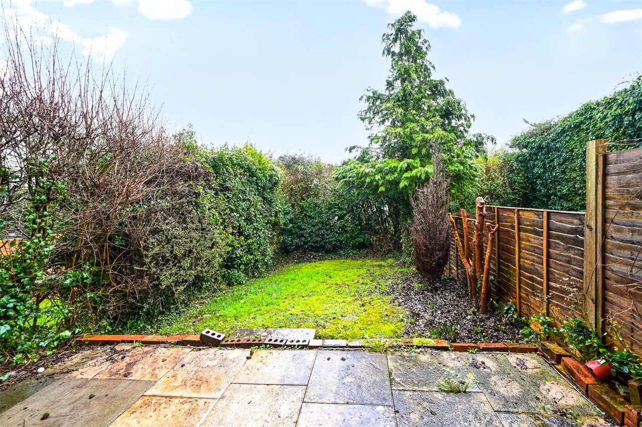 Burgess Close, Odiham, RG29, photo 2
