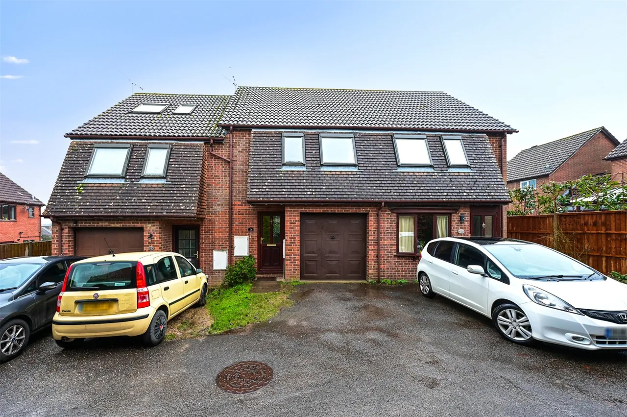 Burgess Close, Odiham, RG29, photo 9
