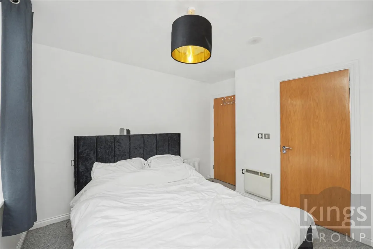 Soper Square, Newhall, photo 9