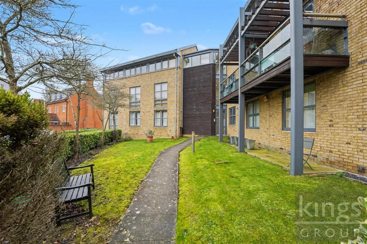 Soper Square, Newhall, photo 17