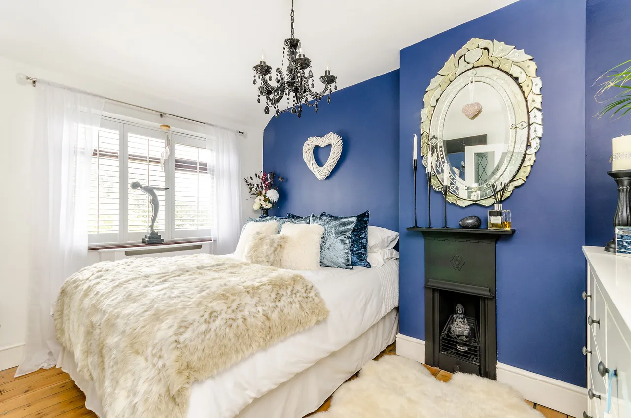 41 Charlton Park Lane, London, photo 6