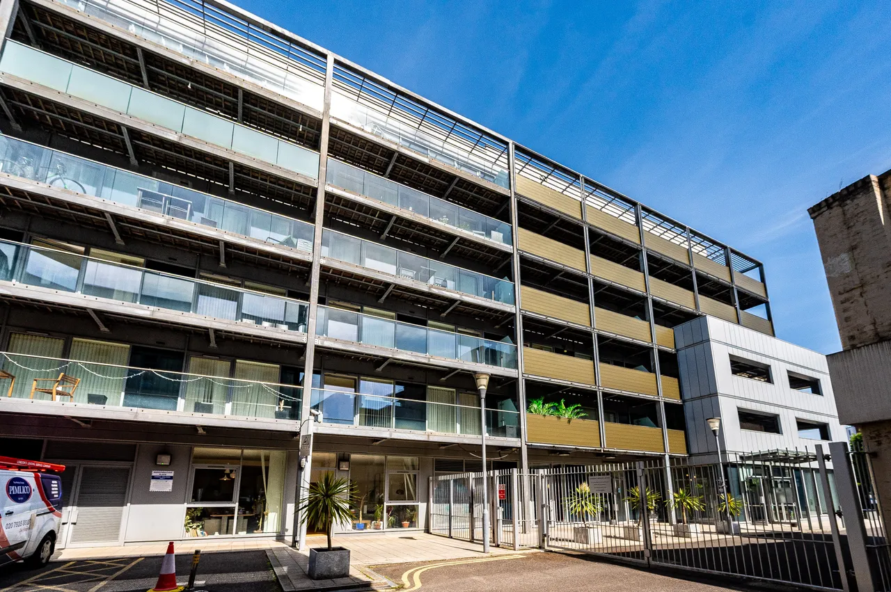 1 bed flat for sale — 25 Torrent Lodge, 11 Merryweather Place, London