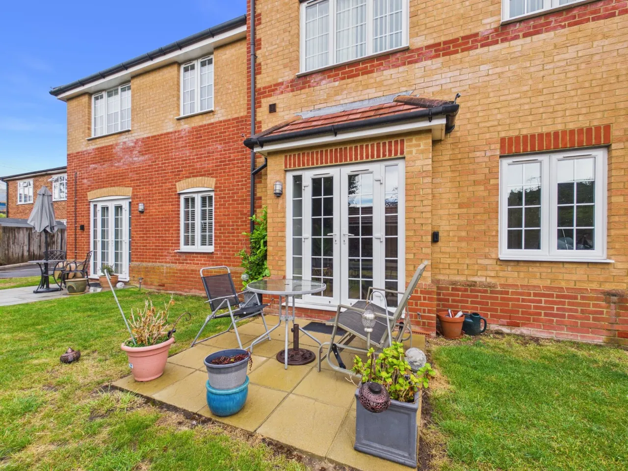 Ashford Crescent, Ashford, TW15, photo 2