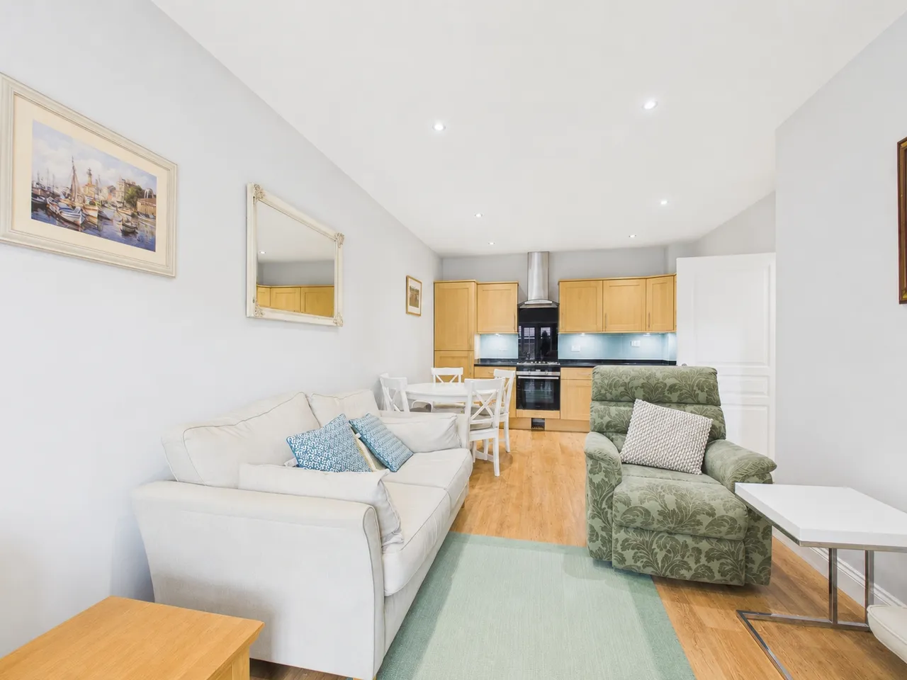Ashford Crescent, Ashford, TW15, photo 5