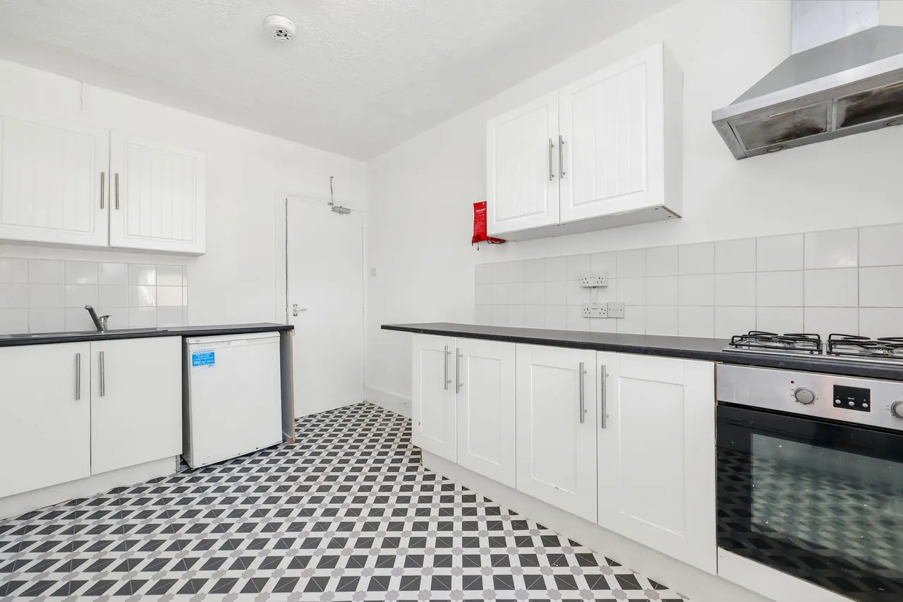 Deacon Road, London, NW2, photo 4