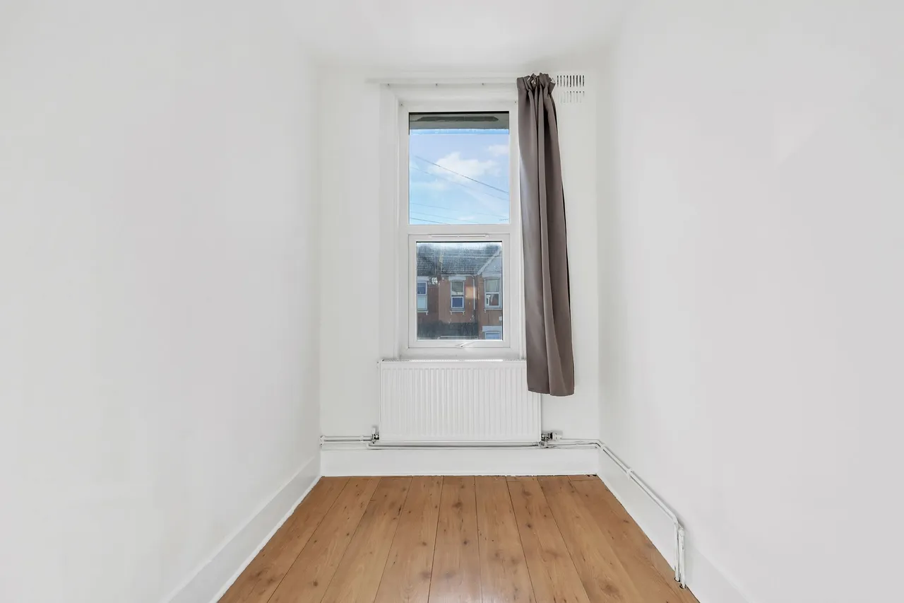 Deacon Road, London, NW2, photo 12