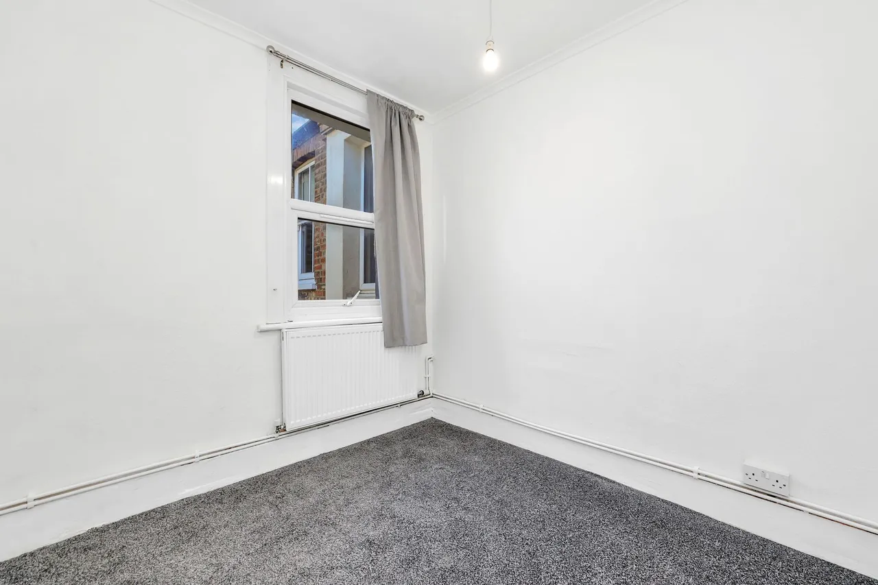 Deacon Road, London, NW2, photo 8