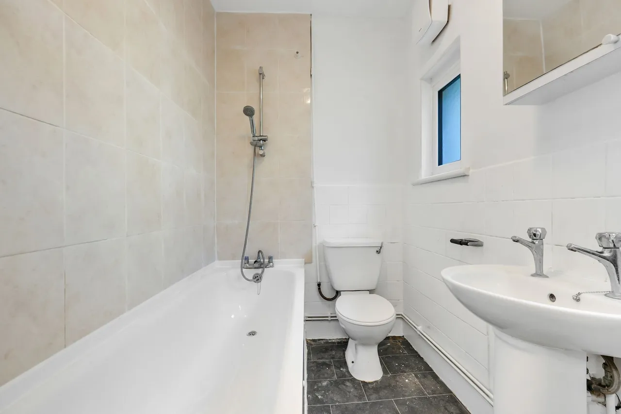 Deacon Road, London, NW2, photo 9