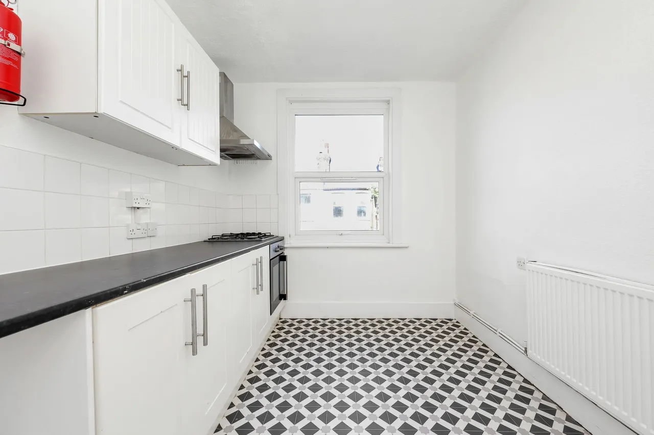 Deacon Road, London, NW2, photo 14