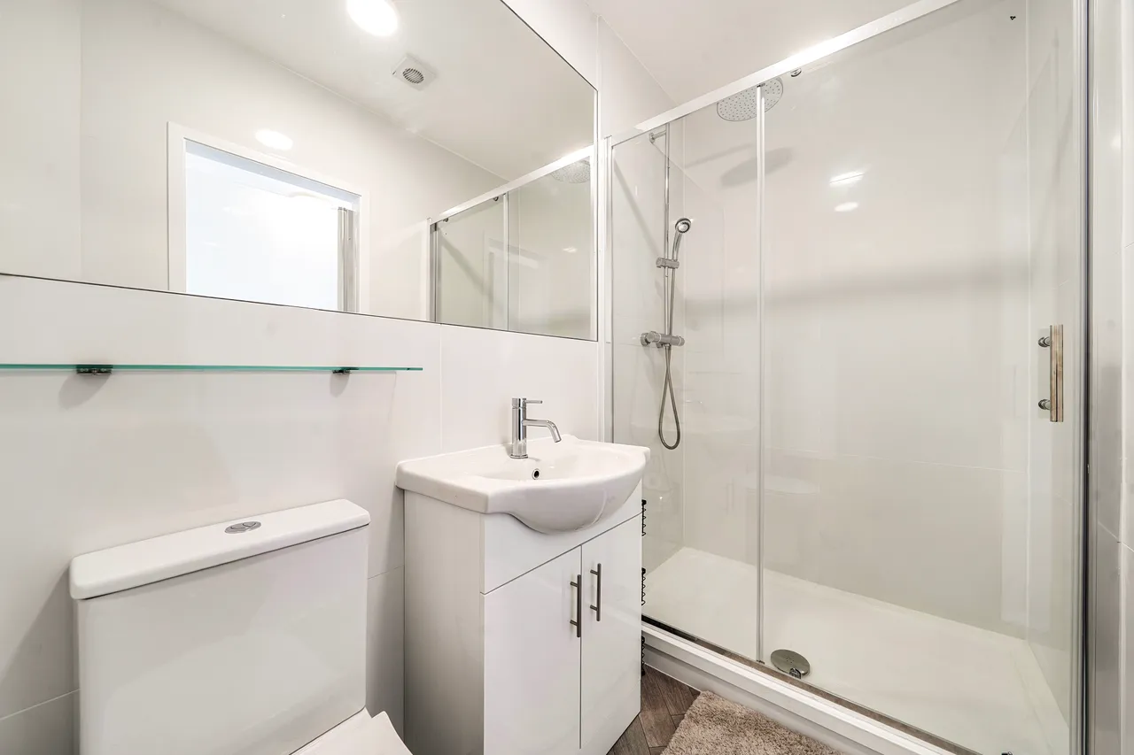 Flat G, 25 Warwick Road, London, photo 4