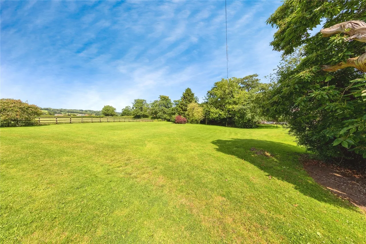 Derwydd Road, Derwydd, SA18, photo 41