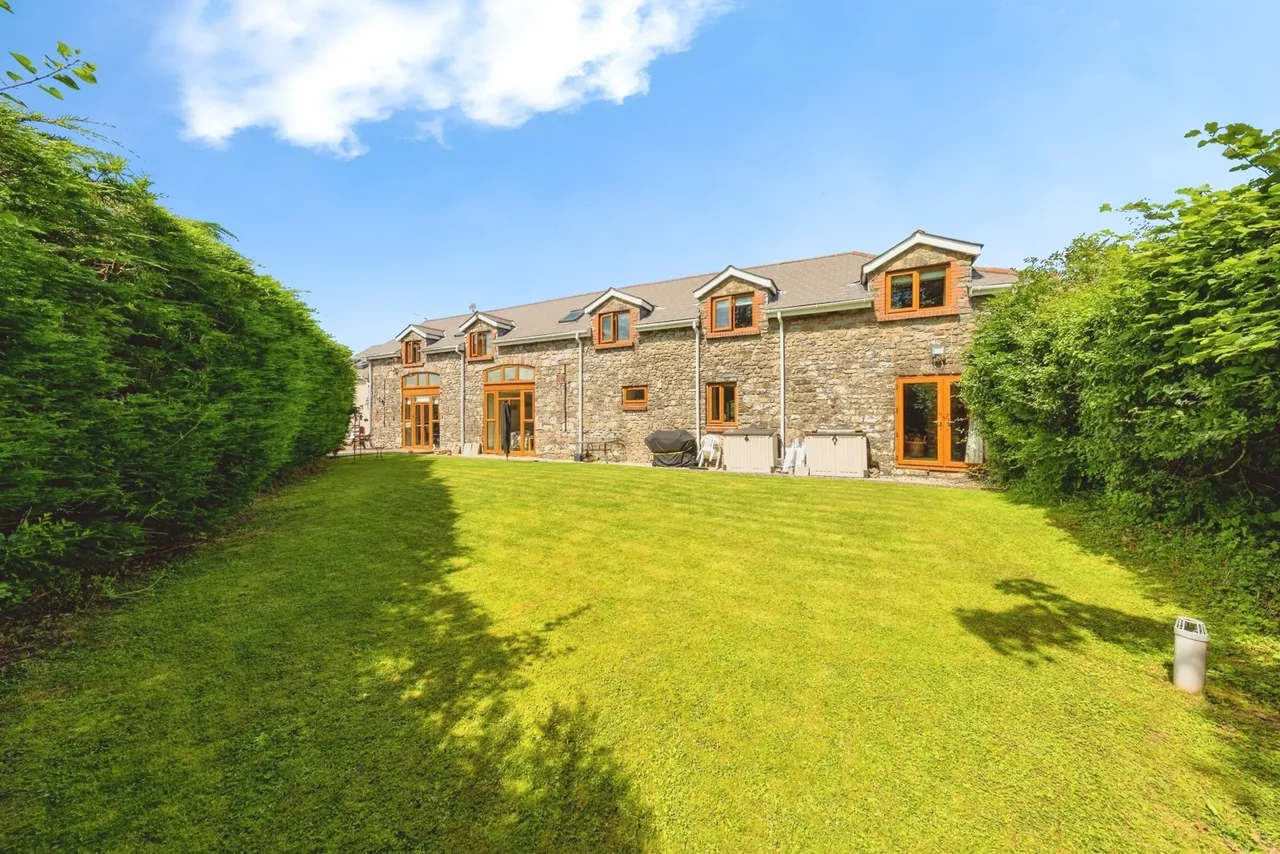 Derwydd Road, Derwydd, SA18, photo 12