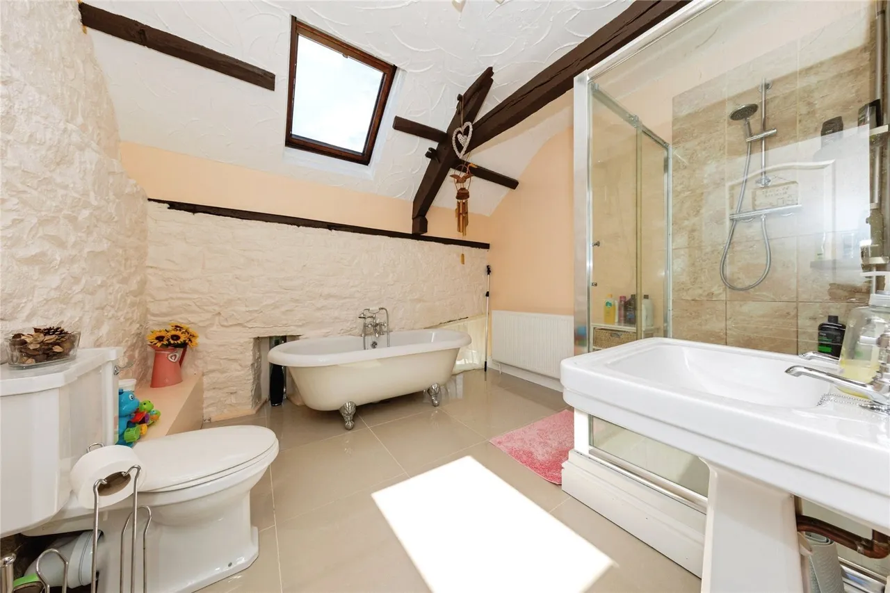 Derwydd Road, Derwydd, SA18, photo 24