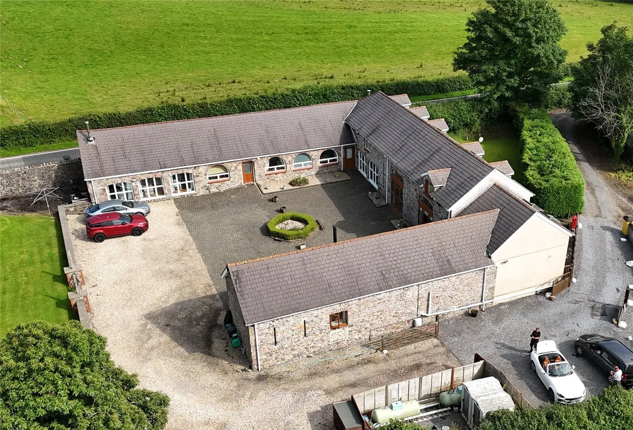 8 bed house for sale, Derwydd Road, Derwydd, SA18