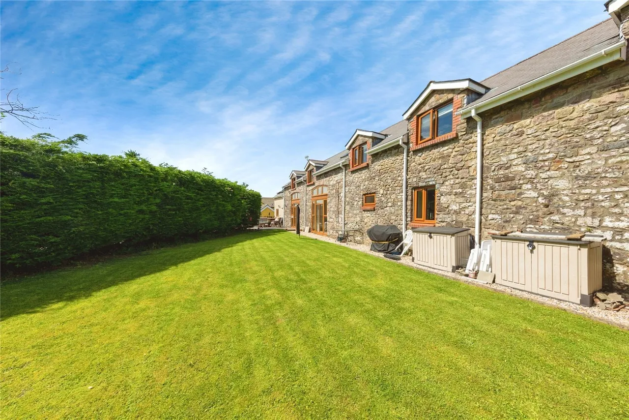 Derwydd Road, Derwydd, SA18, photo 15