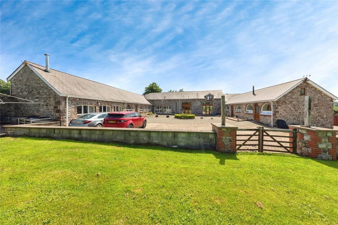 Derwydd Road, Derwydd, SA18, photo 43