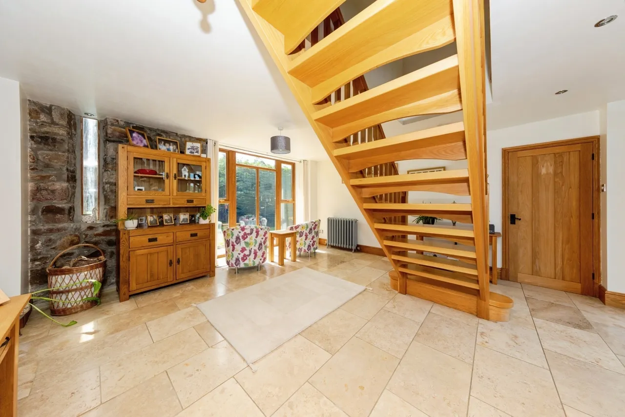 Derwydd Road, Derwydd, SA18, photo 7