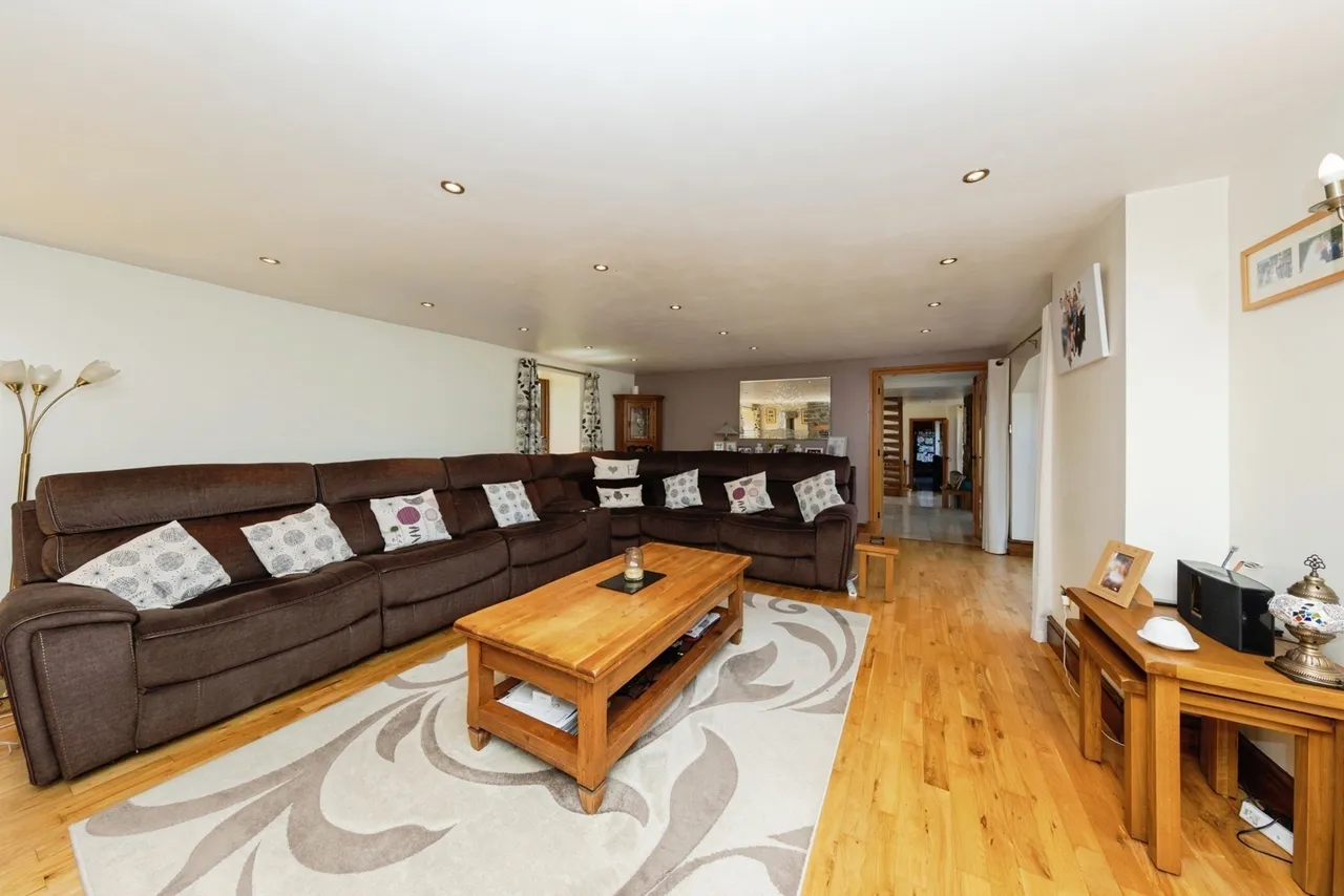 Derwydd Road, Derwydd, SA18, photo 9