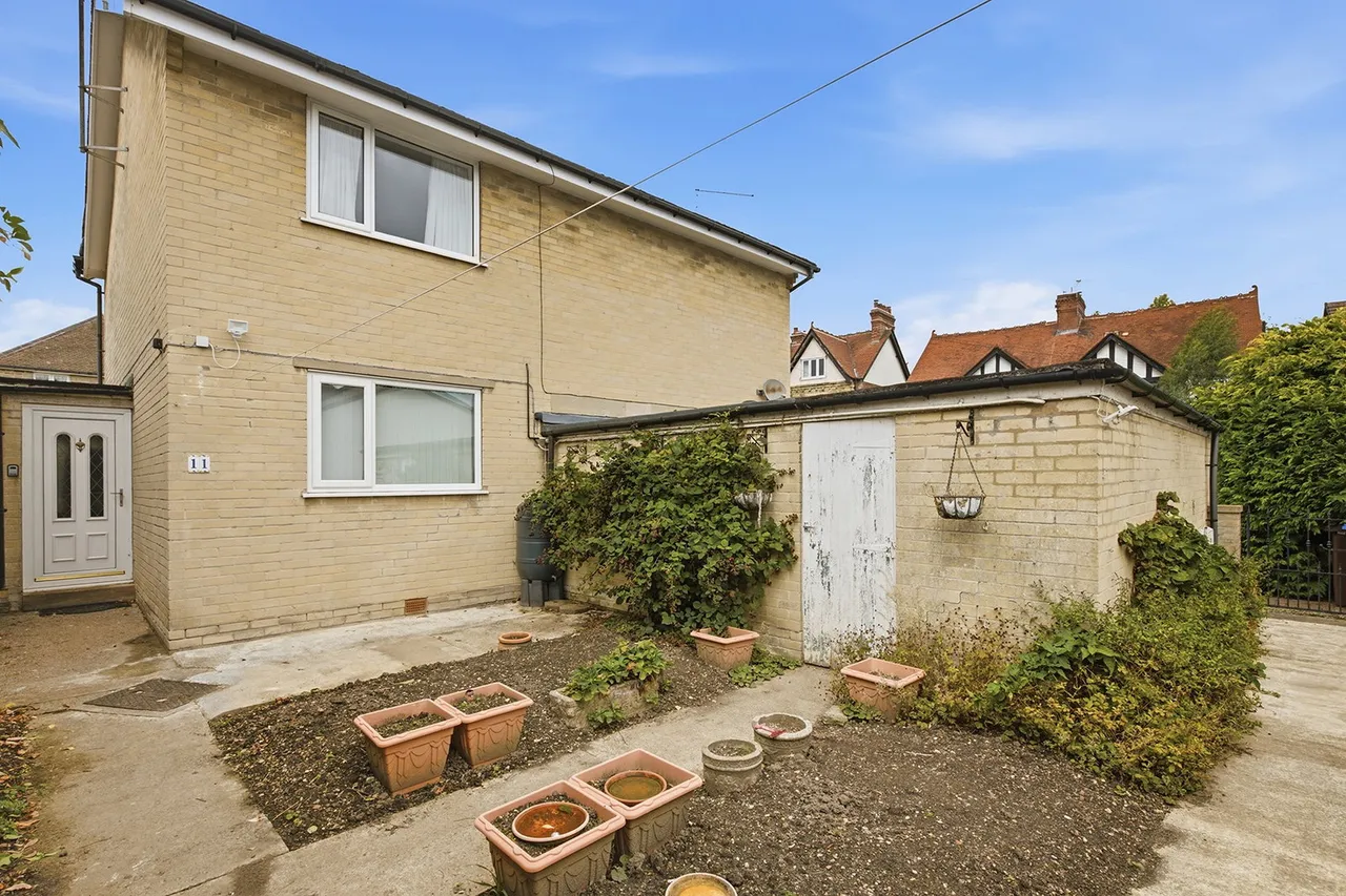 Bushey Wood Road, Sheffield, S17, photo 13