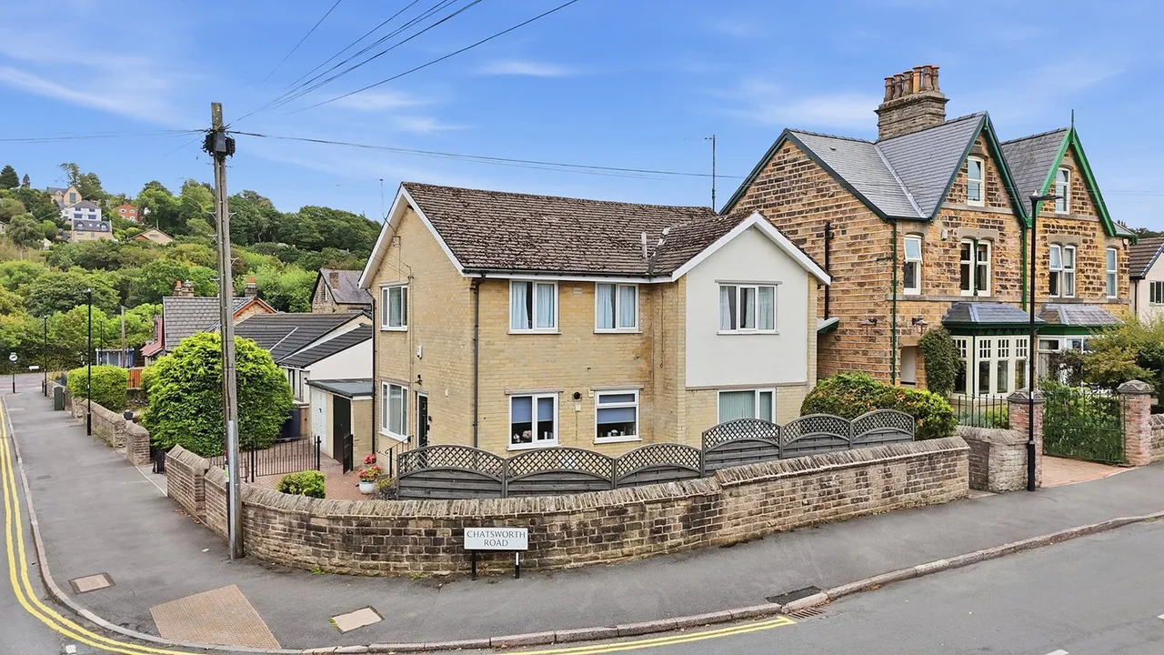 2 bed flat for sale, Bushey Wood Road, Sheffield, S17