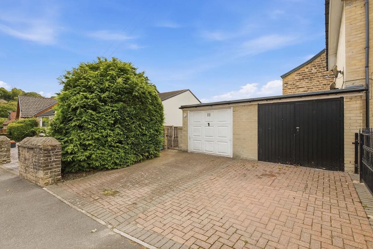 Bushey Wood Road, Sheffield, S17, photo 14