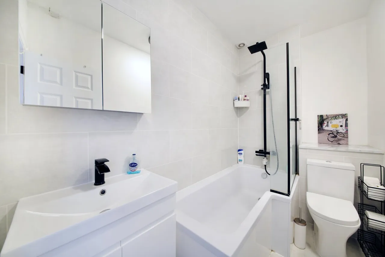 Carminia Road, London, SW17, photo 7