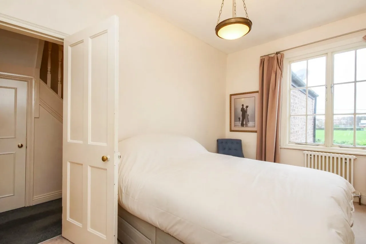 North Parade, Bootham, YO30, photo 15
