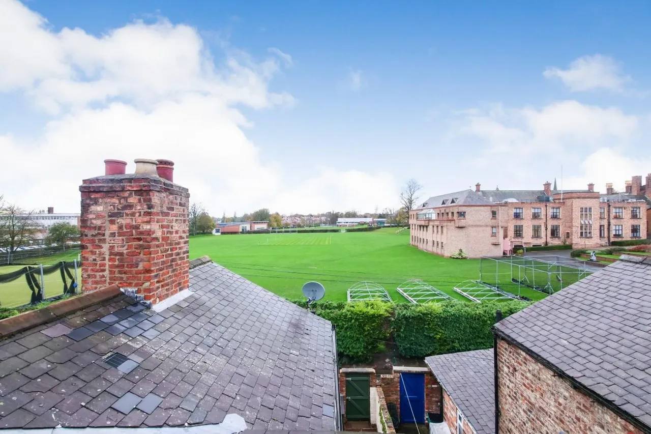 North Parade, Bootham, YO30, photo 2