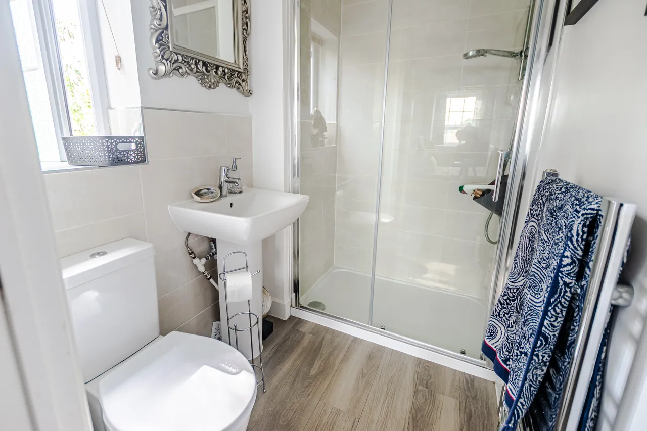 Clapham Avenue, Adel, LS16, photo 15