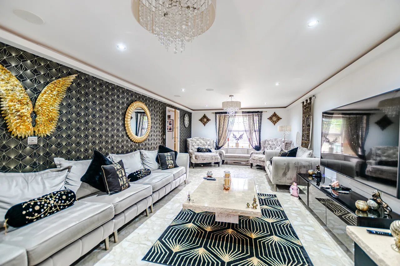 Clapham Avenue, Adel, LS16, photo 3