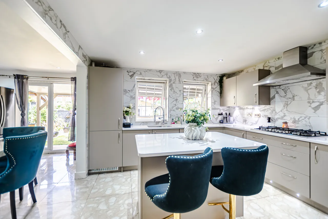 Clapham Avenue, Adel, LS16, photo 5